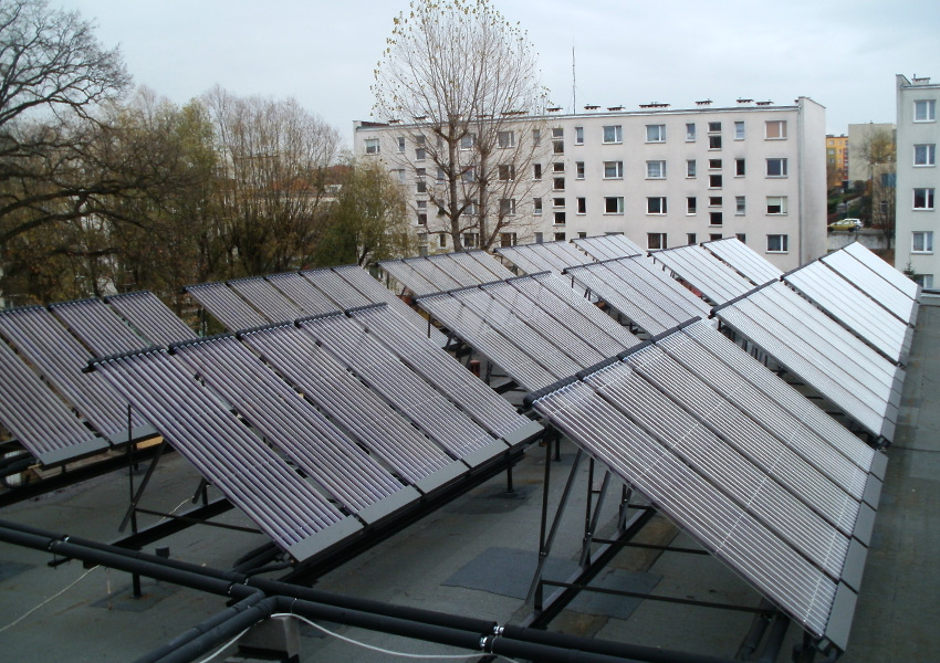 Duża instalacja solarna w szpitalu