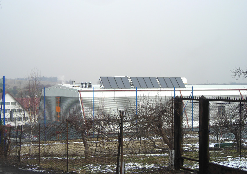 Instalacja solarna na hali sportowej