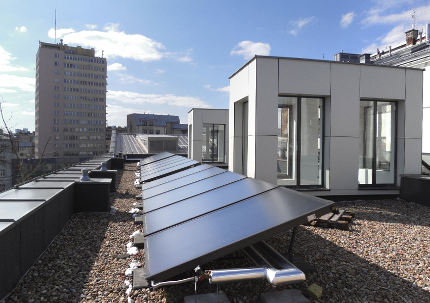 Instalacja solarna w biurowcu Hewalex