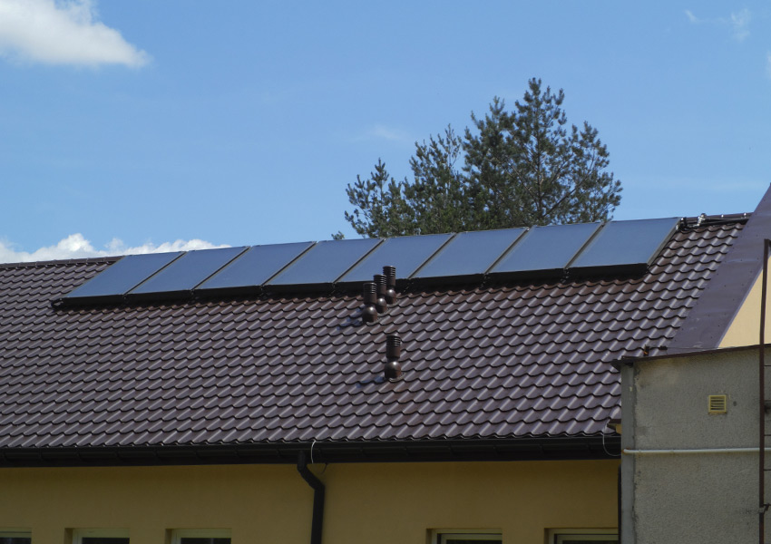 Kolektory słoneczne w obiekcie usługowym