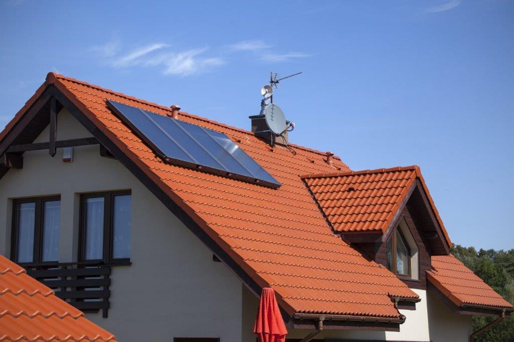 Nowe systemy mocujące dla płaskich kolektorów słonecznych